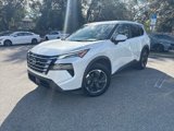 Used 2024 Nissan Rogue SV image 2