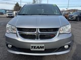 Used 2019 Dodge Grand Caravan SXT image 2