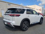 New 2025 Nissan Pathfinder Platinum image 4