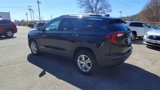 Used 2022 GMC Terrain SLE w/ Driver Convenience Package image 6