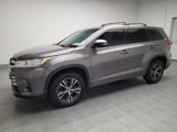 Used 2018 Toyota Highlander LE w/ Carpet Mat Package (TMS) image 2
