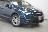 New 2025 Chrysler Pacifica Select image 3