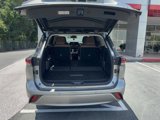 Used 2025 Toyota Highlander XLE image 2