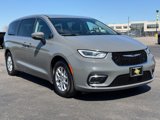 Used 2023 Chrysler Pacifica Touring-L image 2