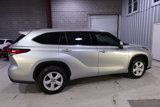 Used 2022 Toyota Highlander LE image 5