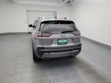 Used 2019 Jeep Cherokee Limited image 6