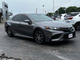 Used 2022 Toyota Camry SE image 2