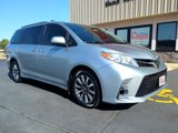 Used 2020 Toyota Sienna LE w/ Carpet Mat Package image 3