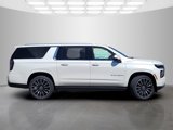 New 2025 Chevrolet Suburban High Country image 3