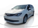 Used 2022 Chrysler Voyager LX image 4