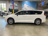New 2025 Chrysler Pacifica Select image 2