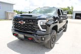 Used 2025 Chevrolet Silverado 2500 ZR2 w/ Technology Package image 3