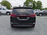 Used 2023 Chrysler Pacifica Touring-L image 5