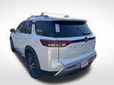 New 2025 Nissan Pathfinder Platinum image 4
