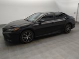 Used 2022 Toyota Camry SE image 2