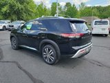 New 2025 Nissan Pathfinder Platinum image 3
