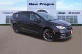 New 2025 Chrysler Pacifica Limited w/ Trailer Tow Group image 2