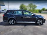 Used 2017 Volkswagen Golf Alltrack S image 4