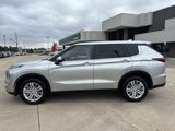 New 2025 Mitsubishi Outlander ES image 4