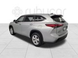 Used 2023 Toyota Highlander LE image 3