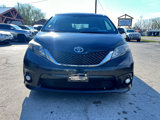 Used 2014 Toyota Sienna SE image 2