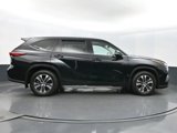 Used 2022 Toyota Highlander XLE image 4