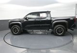 Used 2025 Toyota Tacoma TRD Off-Road image 4
