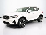 Used 2025 Volvo XC40 B5 Plus image 3