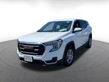 Used 2024 GMC Terrain SLE image 3