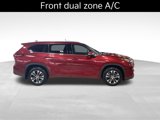 Used 2020 Toyota Highlander XLE image 3