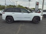 New 2025 Jeep Grand Cherokee Summit image 2