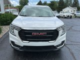 Used 2023 GMC Terrain SLE w/ Driver Convenience Package image 2