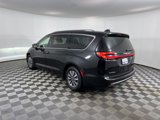 Used 2021 Chrysler Pacifica Touring-L image 5