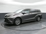 Used 2023 Toyota Sienna LE image 3