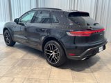 Certified 2024 Porsche Macan image 3