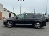 New 2025 Chrysler Pacifica Pinnacle image 4