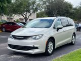 Used 2017 Chrysler Pacifica Touring image 2