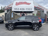 Used 2019 Volvo XC40 T5 R-Design image 2