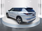 New 2025 Mitsubishi Outlander SE image 3