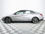 New 2025 Hyundai Elantra SEL image 3