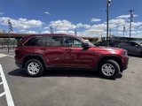 Used 2023 Jeep Grand Cherokee Laredo image 4