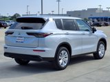 New 2025 Mitsubishi Outlander ES image 4