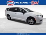 New 2025 Chrysler Pacifica Select image 2