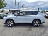New 2025 Mitsubishi Outlander SE image 4