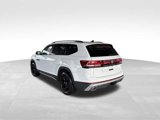 New 2025 Volkswagen Atlas Peak Edition SE image 4