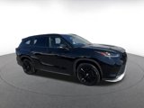 Used 2024 Toyota Highlander XSE image 2