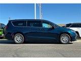 New 2025 Chrysler Pacifica Select image 2