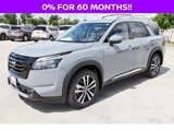 New 2025 Nissan Pathfinder Platinum image 3