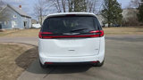 Used 2023 Chrysler Pacifica Touring-L image 4