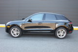 Certified 2025 Porsche Macan image 2